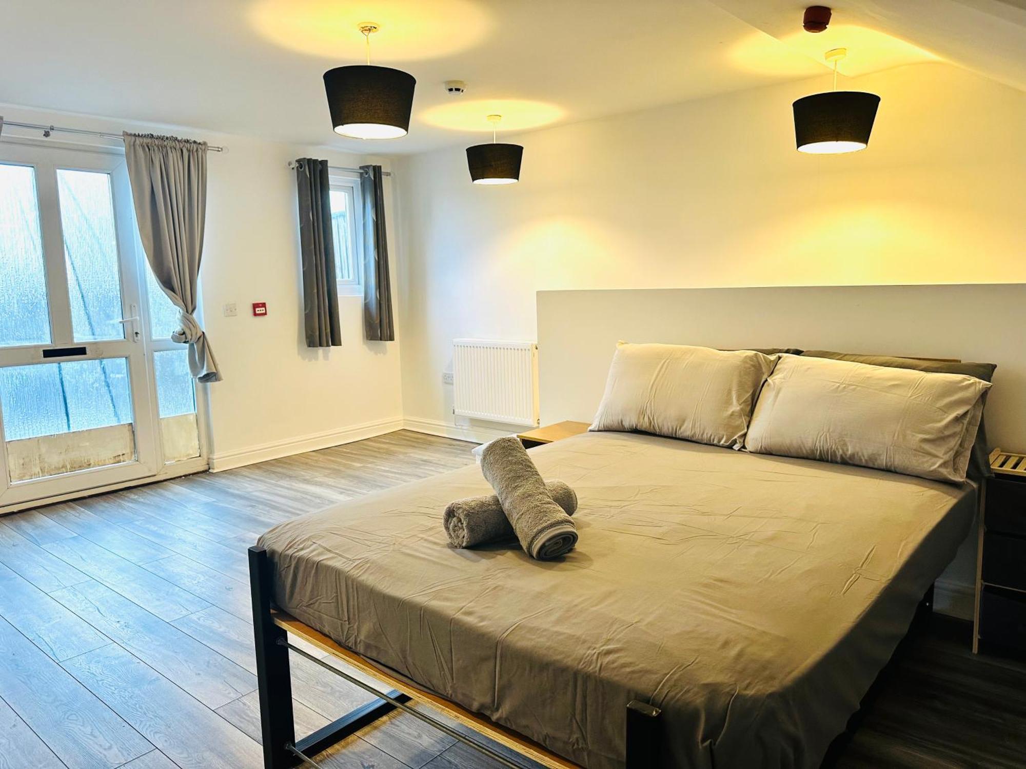 Spacious And Affordable City Center Two Beds Flat Swansea Extérieur photo
